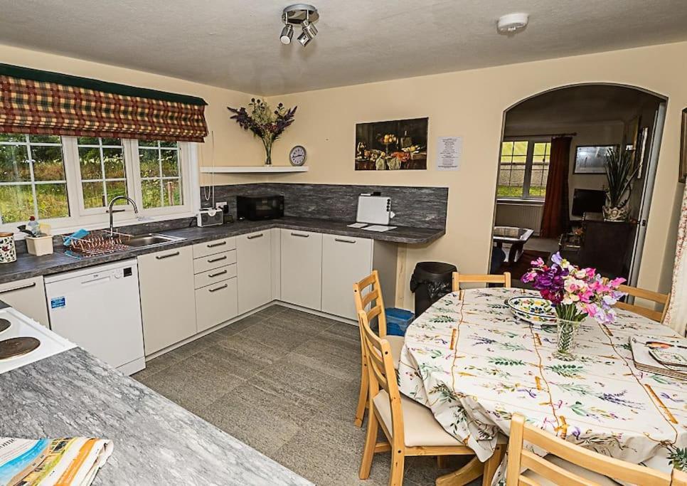West Lodge 3 Bedrooms, Near Golf Course And River Turriff Exterior foto